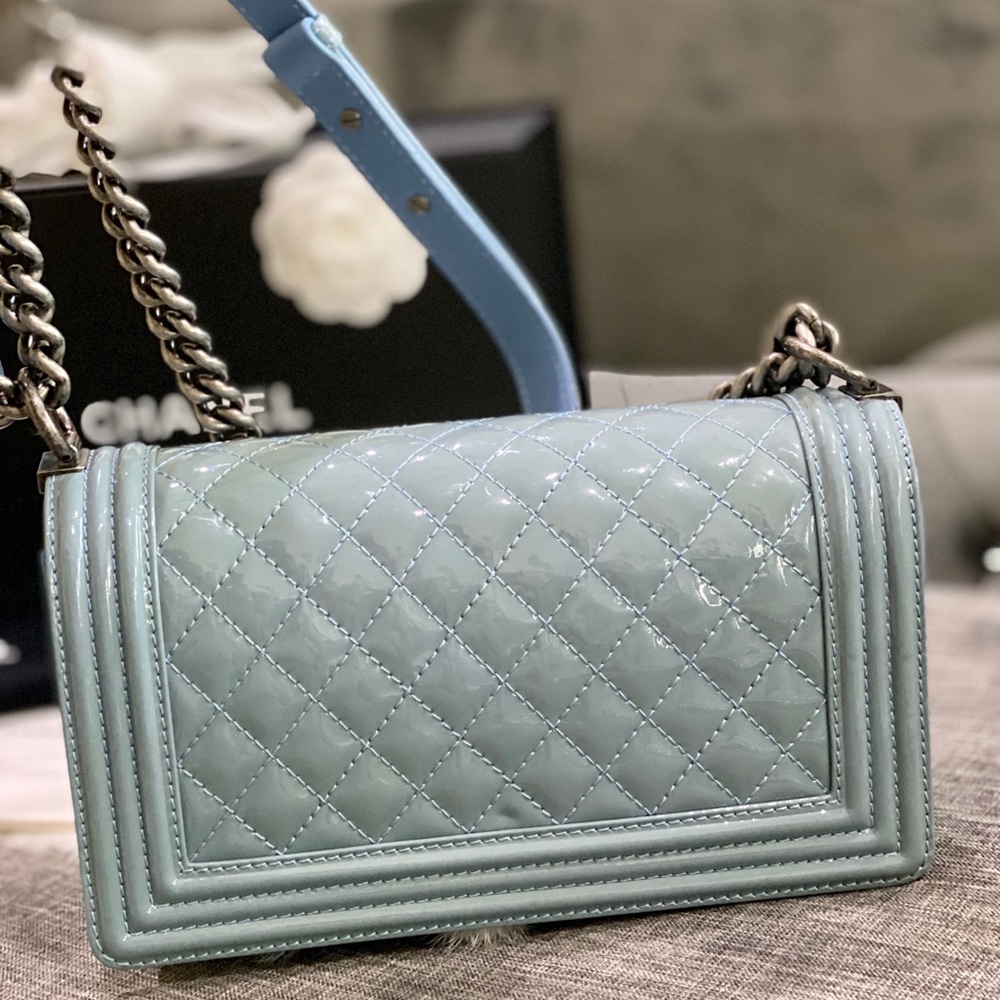 Chanel Patent Quilted Boy Flap Bag Old Medium - Picture 4 of 10